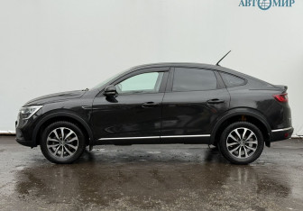 Подержанный автомобиль Renault Arkana 2019 года (8 фото)
