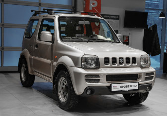 Подержанный автомобиль Suzuki Jimny 2007 года (3 фото)