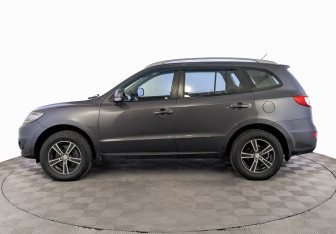 Подержанный автомобиль Hyundai Santa Fe 2011 года (8 фото)