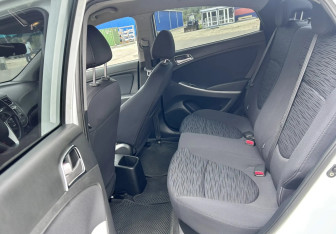 Подержанный автомобиль Hyundai Solaris Sedan 2014 года (14 фото)
