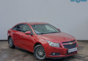 Подержанный автомобиль Chevrolet Cruze Sedan 2010 года (3 фото)