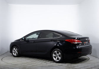Подержанный автомобиль Hyundai i40 Sedan 2012 года (7 фото)