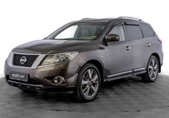 Подержанный автомобиль Nissan Pathfinder 2014 года (1 фото)