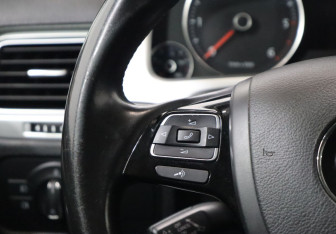 Подержанный автомобиль Volkswagen Touareg 2016 года (16 фото)