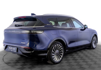 Подержанный автомобиль Voyah Free 2022 года (5 фото)