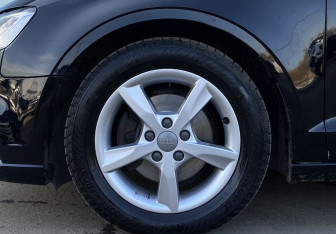 Подержанный автомобиль Audi A3 Sedan 2017 года (9 фото)