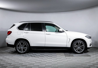 Подержанный автомобиль BMW X5 2016 года (4 фото)