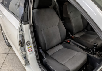 Подержанный автомобиль Skoda Rapid Liftback 2019 года (23 фото)