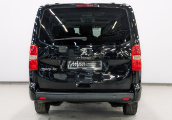 Подержанный автомобиль Peugeot Traveller 2018 года (6 фото)