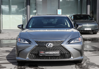 Подержанный автомобиль Lexus ES 2019 года (2 фото)