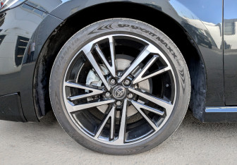 Подержанный автомобиль Toyota Camry Sedan 2024 года (18 фото)