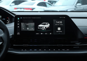 Подержанный автомобиль Changan UNI-S 2024 года (11 фото)