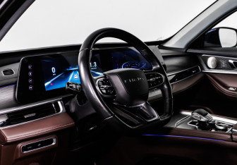 Подержанный автомобиль Chery Tiggo 8 Pro Max 2023 года (11 фото)