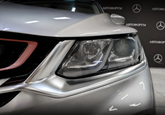 Подержанный автомобиль Geely Coolray 2022 года (17 фото)