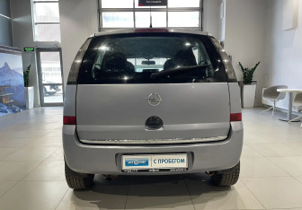 Подержанный автомобиль Opel Meriva 2007 года (5 фото)