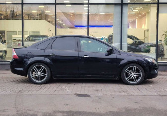 Подержанный автомобиль Ford Focus Sedan 2008 года (4 фото)