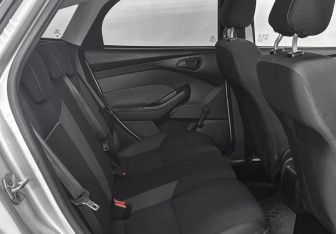 Подержанный автомобиль Ford Focus Hatchback 2011 года (12 фото)