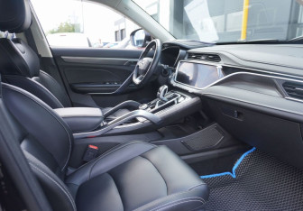 Подержанный автомобиль Geely Atlas Pro 2022 года (11 фото)