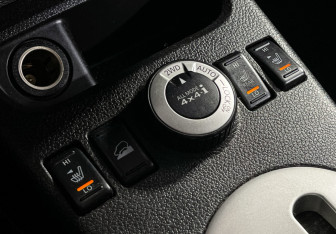 Подержанный автомобиль Nissan X-Trail 2012 года (14 фото)