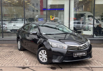 Подержанный автомобиль Toyota Corolla Sedan 2015 года (3 фото)