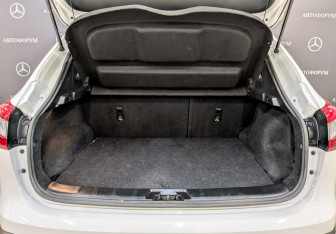 Подержанный автомобиль Nissan Qashqai 2015 года (10 фото)