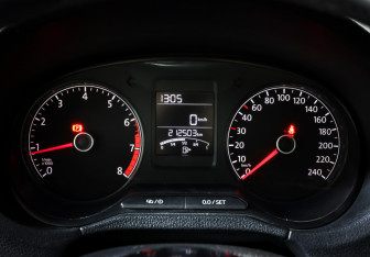 Подержанный автомобиль Volkswagen Polo Sedan 2018 года (16 фото)