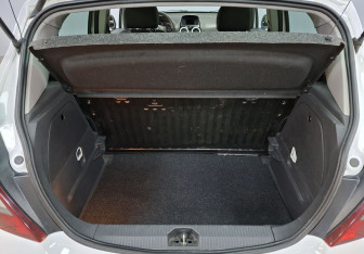Подержанный автомобиль Opel Corsa 2012 года (12 фото)