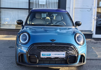 Подержанный автомобиль MINI Hatch 2021 года (2 фото)