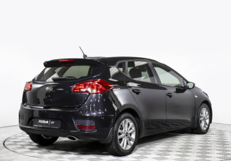 Подержанный автомобиль Kia Ceed Hatchback 2015 года (5 фото)