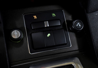 Подержанный автомобиль Land Rover Discovery 2014 года (20 фото)