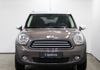 Подержанный автомобиль MINI Countryman 2013 года (2 фото)