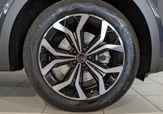 Новый Hongqi HS7 2025 (7 фото)