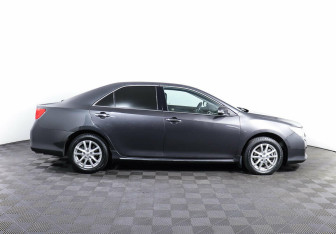 Подержанный автомобиль Toyota Camry Sedan 2014 года (4 фото)