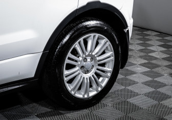 Подержанный автомобиль Land Rover Range Rover Evoque 2012 года (15 фото)