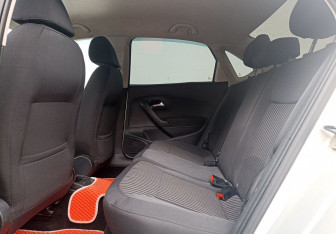 Подержанный автомобиль Volkswagen Polo Sedan 2013 года (11 фото)