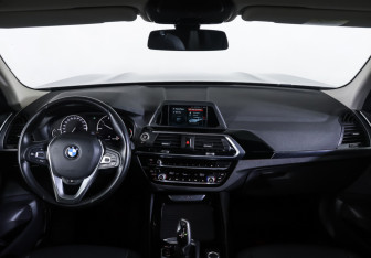 Подержанный автомобиль BMW X3 2019 года (14 фото)