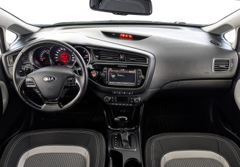 Подержанный автомобиль Kia Ceed Hatchback 2018 года (14 фото)