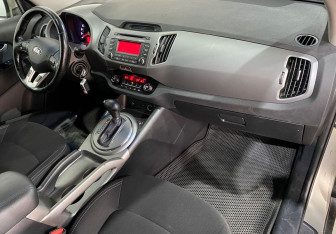 Подержанный автомобиль Kia Sportage 2015 года (10 фото)