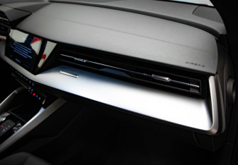 Подержанный автомобиль Audi A3 Hatchback 2021 года (23 фото)