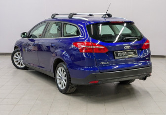 Подержанный автомобиль Ford Focus Wagon 2017 года (23 фото)