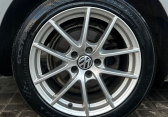 Подержанный автомобиль Volkswagen Passat CC 2011 года (14 фото)