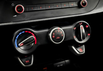 Подержанный автомобиль Kia Rio Hatchback 2021 года (25 фото)