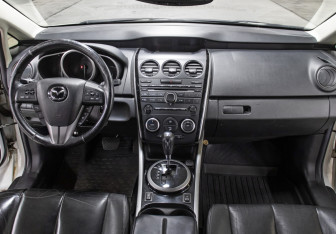 Подержанный автомобиль Mazda CX-7 2011 года (14 фото)