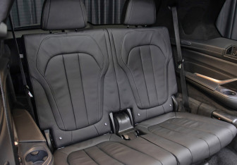 Подержанный автомобиль BMW X7 2020 года (14 фото)