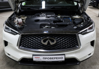 Подержанный автомобиль Infiniti QX50 2018 года (9 фото)