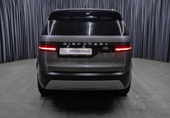 Подержанный автомобиль Land Rover Discovery 2022 года (6 фото)