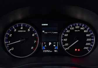 Подержанный автомобиль Mitsubishi Outlander 2019 года (16 фото)