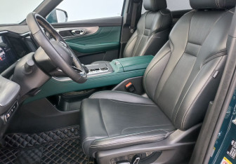 Подержанный автомобиль GAC GS8 2023 года (10 фото)