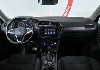 Подержанный автомобиль Volkswagen Tiguan 2022 года (8 фото)