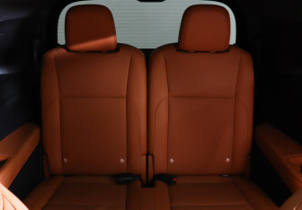 Подержанный автомобиль LiXiang L9 2023 года (13 фото)